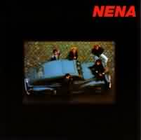 NENA ----- NENA ----- 
Im Januar 1983 ist das erste Album der Gruppe NENA erschienen.<br>
In diesem Album enthalten war auch der Hiterfolg von Nena überhaupt : "99 Luftballons".<br>
Ganze 13 Wochen hat sich das Album in den Charts (überwiegend auf Platz 2) halten können, jedoch nur eine Woche auf Platz 1.<br>
In den US Charts übrigens schaffte "99 Luftballons" als erster deutschsprachiger Titel Platz zwei !<br>
