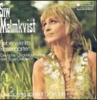 Liebe wie im Rosengarten ----- Siw Malmkvist ----- 
Siw Malmkvist ist eine schwedische Schlagersngerin welche von 1960 bis 1971 ber 20 Hits in den deutschen Singlecharts hatte.<br>
"Liebe wie im Rosengarten" aus dem Jahr 1971 war eine Coverversion des Songs "Rose Garden" von Lynn Anderson.<br>
Mit Platz 49 gehrte dieser Titel zu den eher erfolgloseren, erfolgreicher war beispielsweise der Nummer Eins Hit "Liebeskummer Lohnt Sich Nicht"<br>
Weitere bekannte Titel von Siw Malmkvist waren "Harlekin" ,
"Ksse Nie Nach Mitternacht" ,
"Mr. Casanova" und
"Danke Fr Die Blumen" !<br>

